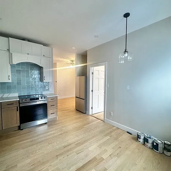 12 Story St #2 — Photo 4