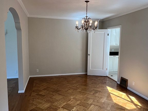 3rd image of 1654 31st Ave