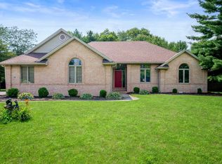 805 S Oakmont Cir, Yorktown, IN 47396