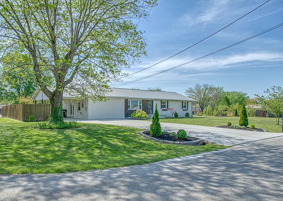 1st image of 858 Greenland Ave