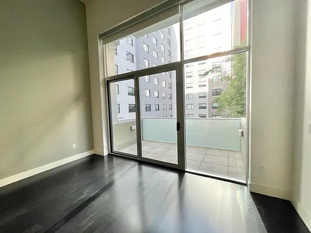 188 King St #304 — Photo 16