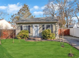 55 Inwood Ave, Selden, NY 11784