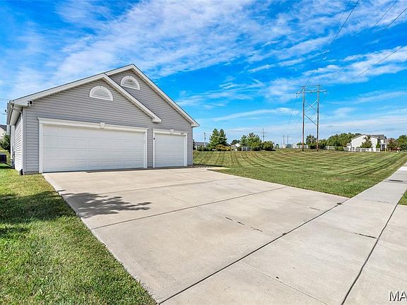 2nd image of 1007 Sweet River Dr