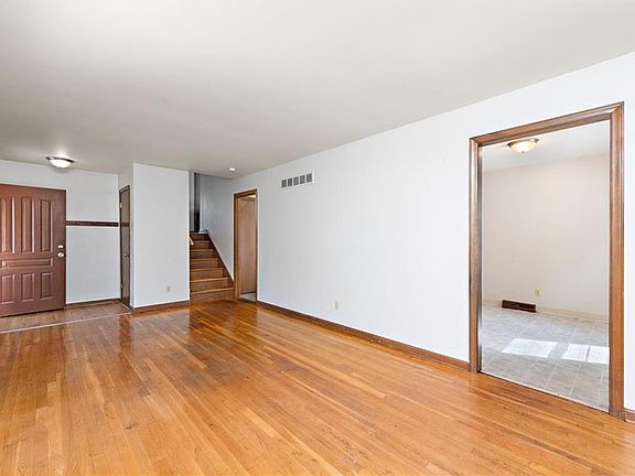 5th image of 13117 Donnelly Ave