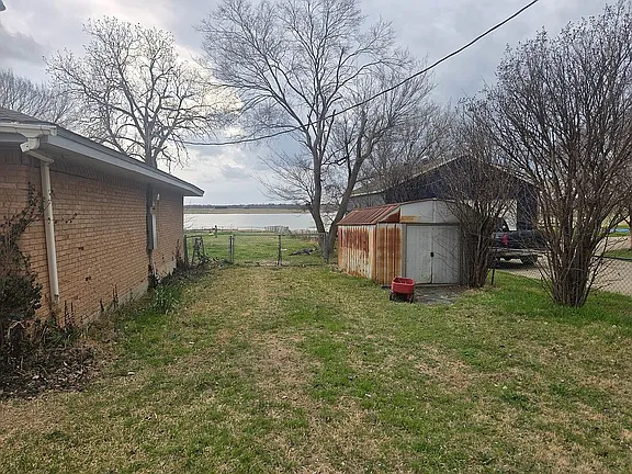 4378 Old Fort Worth Rd — exterior photo