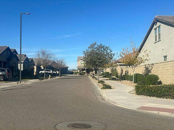 4th image of 24398 N 162nd Ln