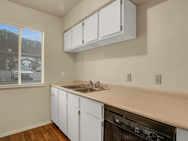 Beaver Creek Village Apartments — Photo 6
