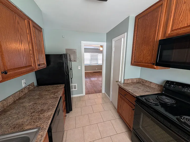 2200 Speed Ave — Photo 16