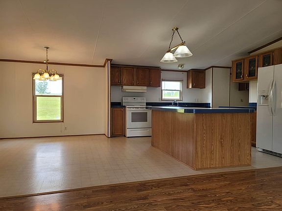 3rd image of 929 Sontag Rd