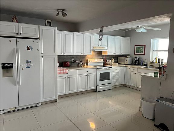 3rd image of 6740 Dogwood Dr