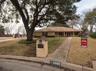 4809 Woodcreek Ct, North Richland Hills, TX 76180
