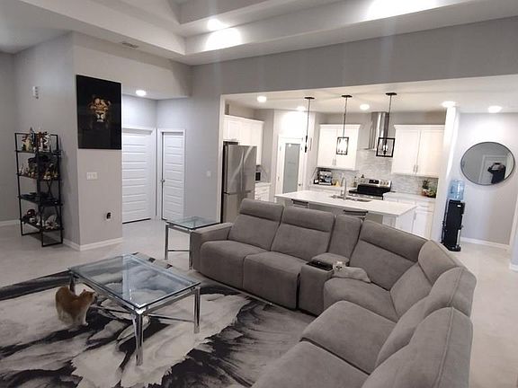 4th image of 4599 River Oak Cir