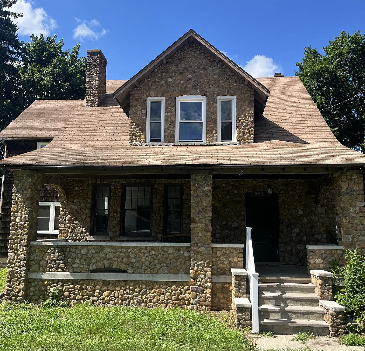 5 bed, 3.0 bath, $4,100 — Photo 1