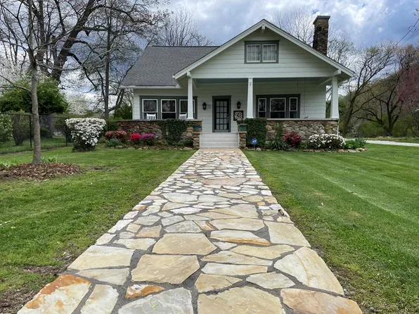 114 Sioux St, Andrews, NC 28901