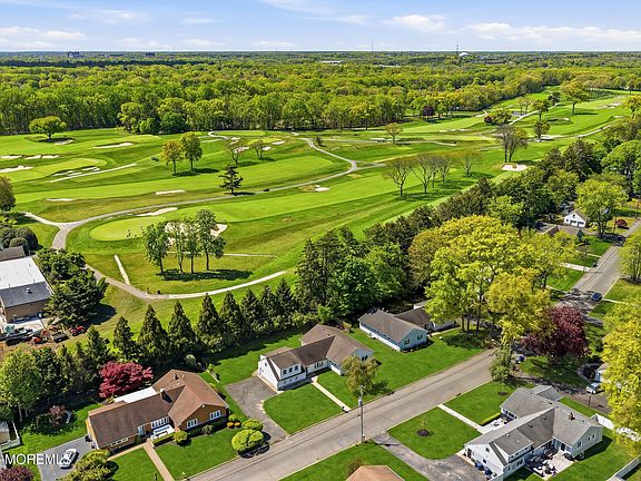 3rd image of 9 Dwight Drive