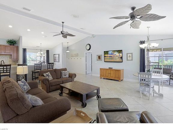 4th image of 772 Seagrape Dr