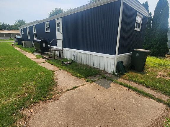 3rd image of 107 Nevada Ave