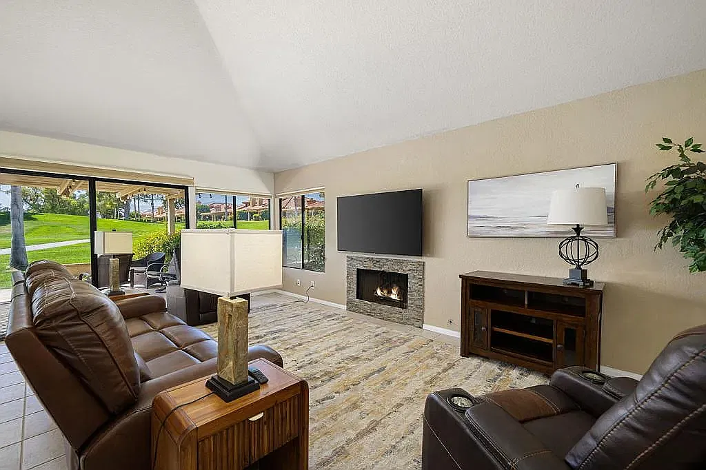 2 bed, 1392 sqft, $2,950 — Photo 1