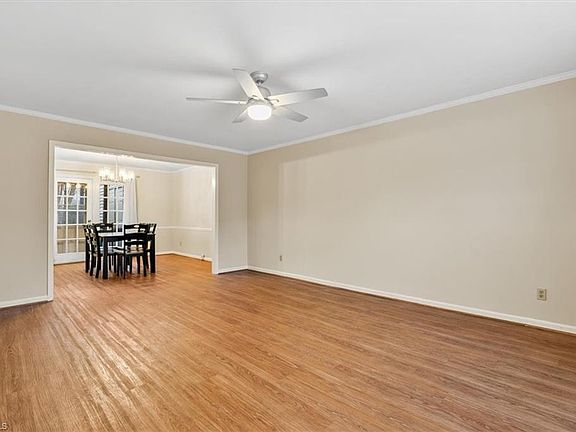 5th image of 3202 Regents Park Ln Unit A