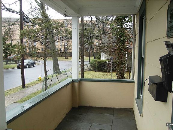 3rd image of 205 Morgan Pl