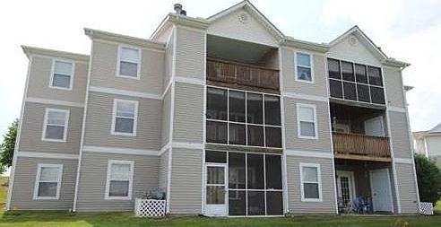 3rd image of 1616 Oakfield Dr