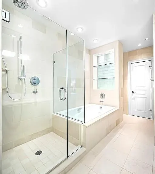 100 Parrott Dr #100 — Photo 1
