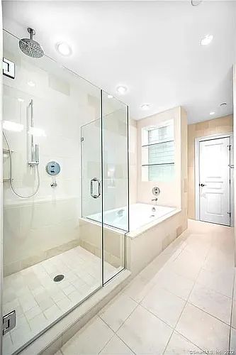 100 Parrott Dr Photo 1
