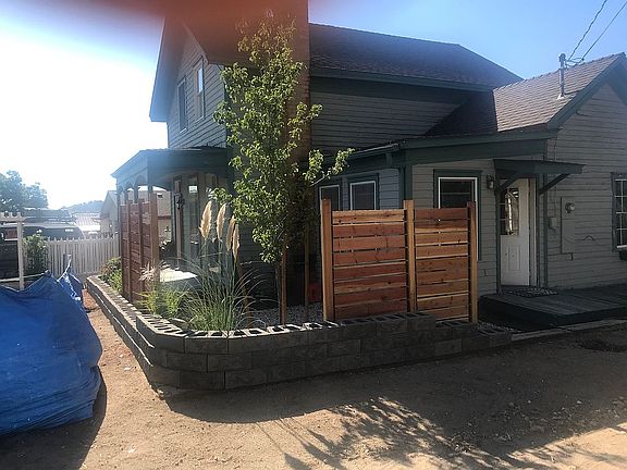 2nd image of 50 E Sheldon St