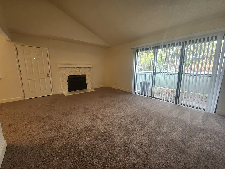 201 Compton Cir #D — Photo 3