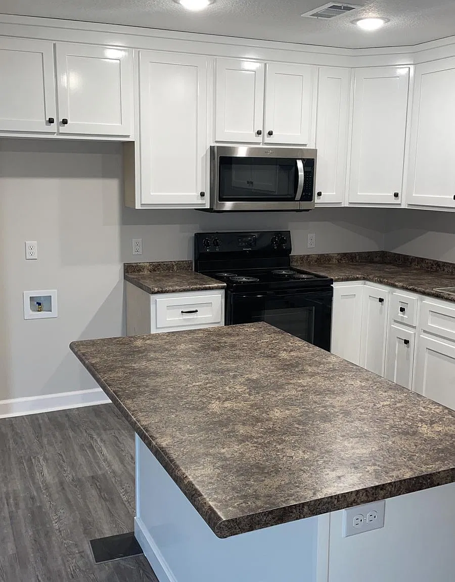 3 bed, 1353 sqft, $999 — Photo 1