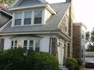 1042 Allengrove St, Philadelphia, PA 19124