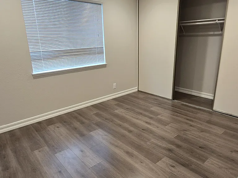 1109 Burns Ave — Photo 3