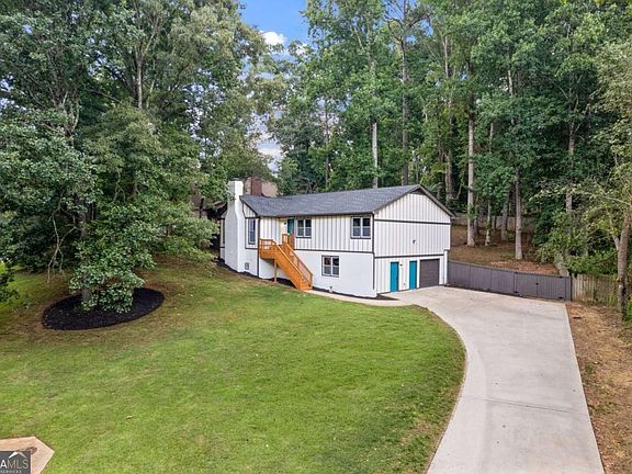 2nd image of 1521 Sundale Dr