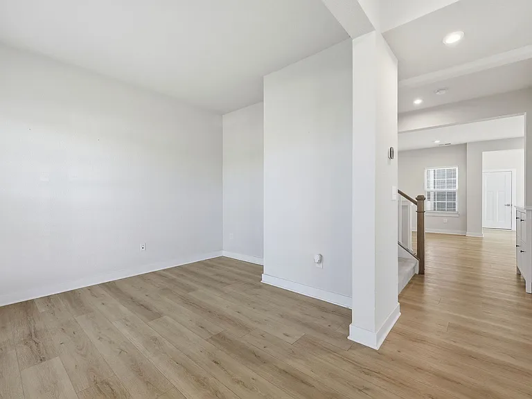101 Iris Cir — Photo 5