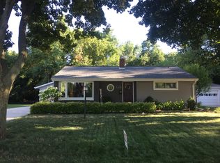 433 Lilac Ln, De Pere, WI 54115