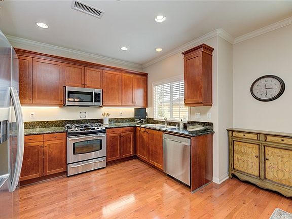 4th image of 1021 Cravens Ave Unit 20