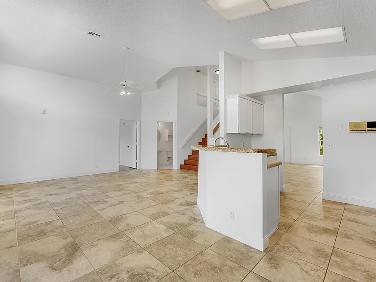 4355 Leicester Ct — Photo 27