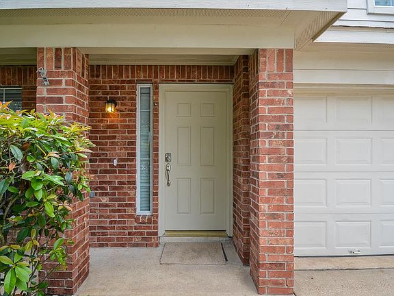 3rd image of 19615 Tigris Springs Cir