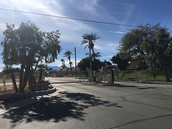 3rd image of 42915 Cerritos Dr