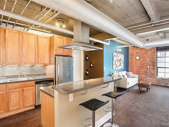 3rd image of 6533 E Jefferson Ave APT Ll09