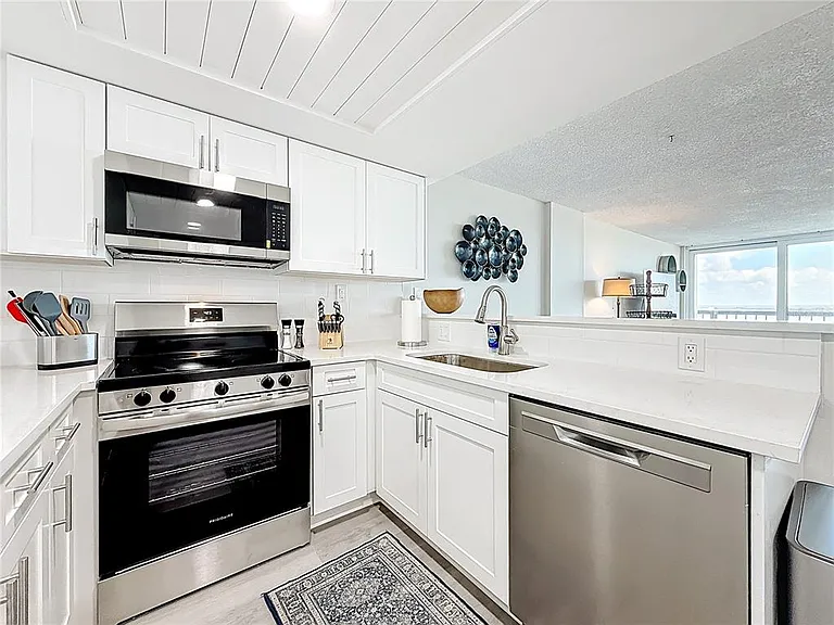 400 Island Way #1411 — Photo 11