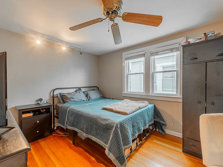 5055 W Argyle St #3 — Photo 8