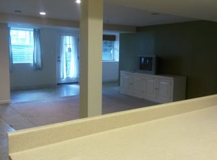 702 Plum St SW, Vienna, VA 22180