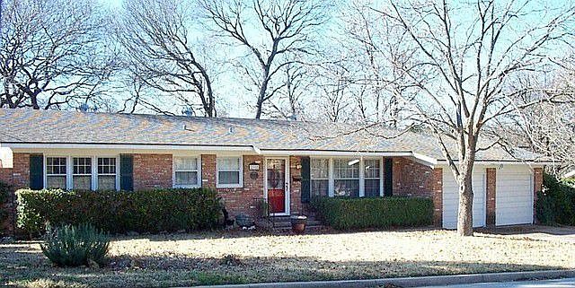 1st image of 2318 Oak Cliff Dr