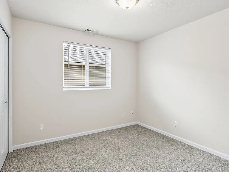 20519 SE Cameron Ave — Photo 14