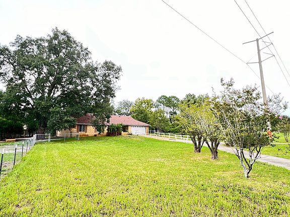 3rd image of 336 Lazy Acres Ln