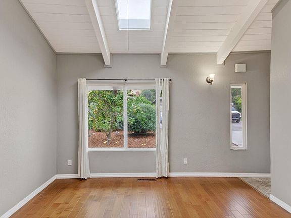 5th image of 5484 Entrance Dr