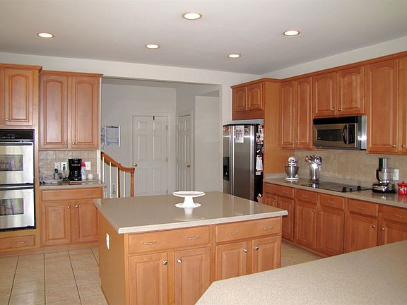 3rd image of 4513 Sun Berry Dr