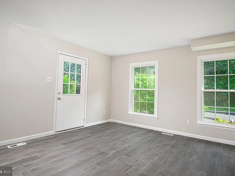 15 Burnsway Ct #9G — Photo 6