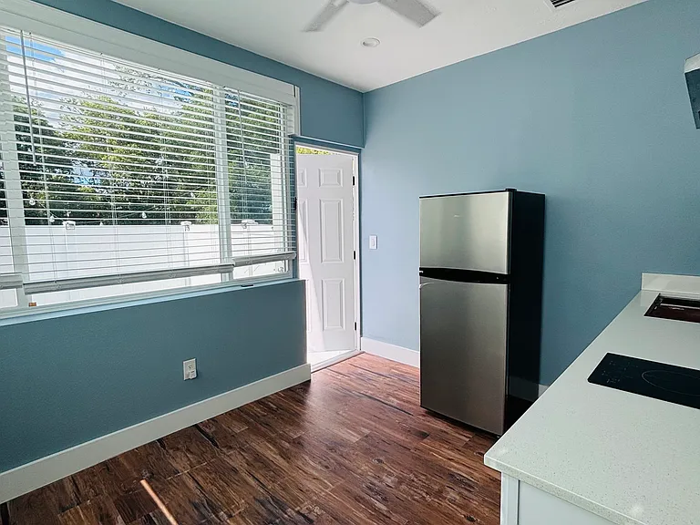 2435 E Jersey Ave #2 — Photo 3